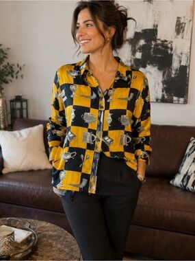 Crisca vintage 100% silk Yellow & Black Printed Button-Up Top